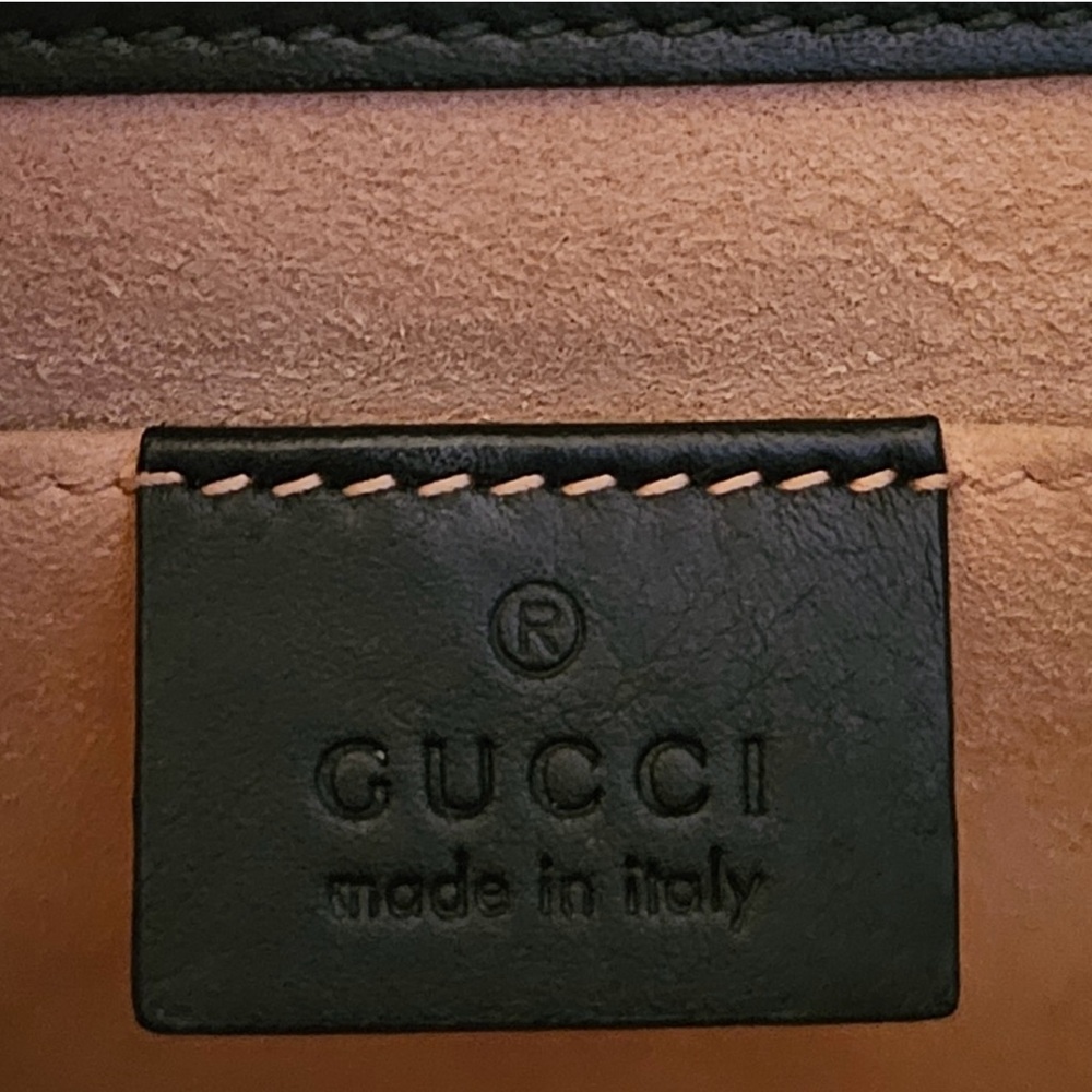 GUCCI Limited Edition GG Bee Supreme Monogram Shoulder Bag - Picture 5 of 11